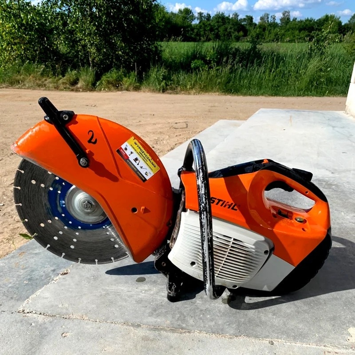 Przecinarka spalinowa STIHL TS 420 – widok boczny