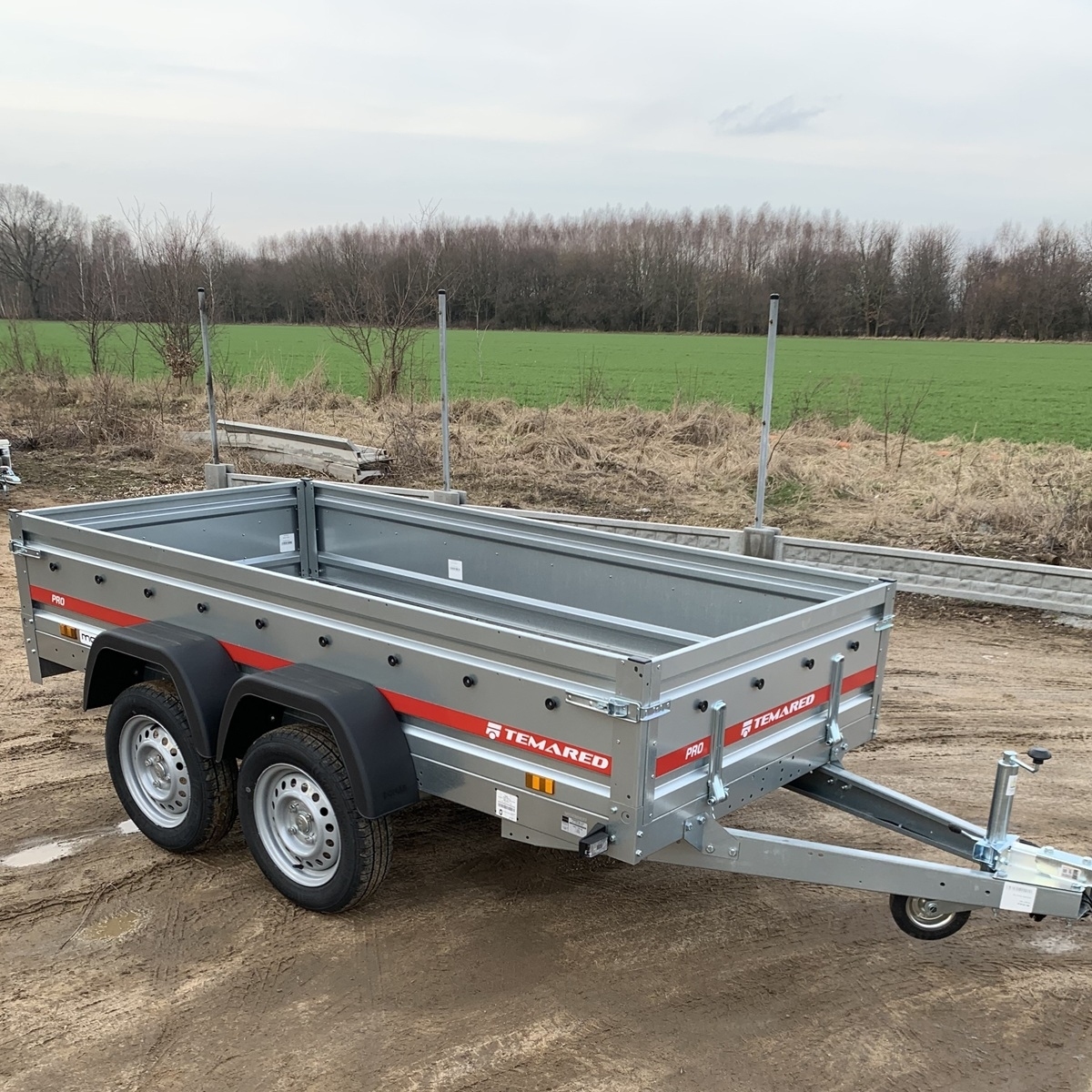 Przyczepka 2-osiowa 260 cm bez plandeki – wynajem Sierpc