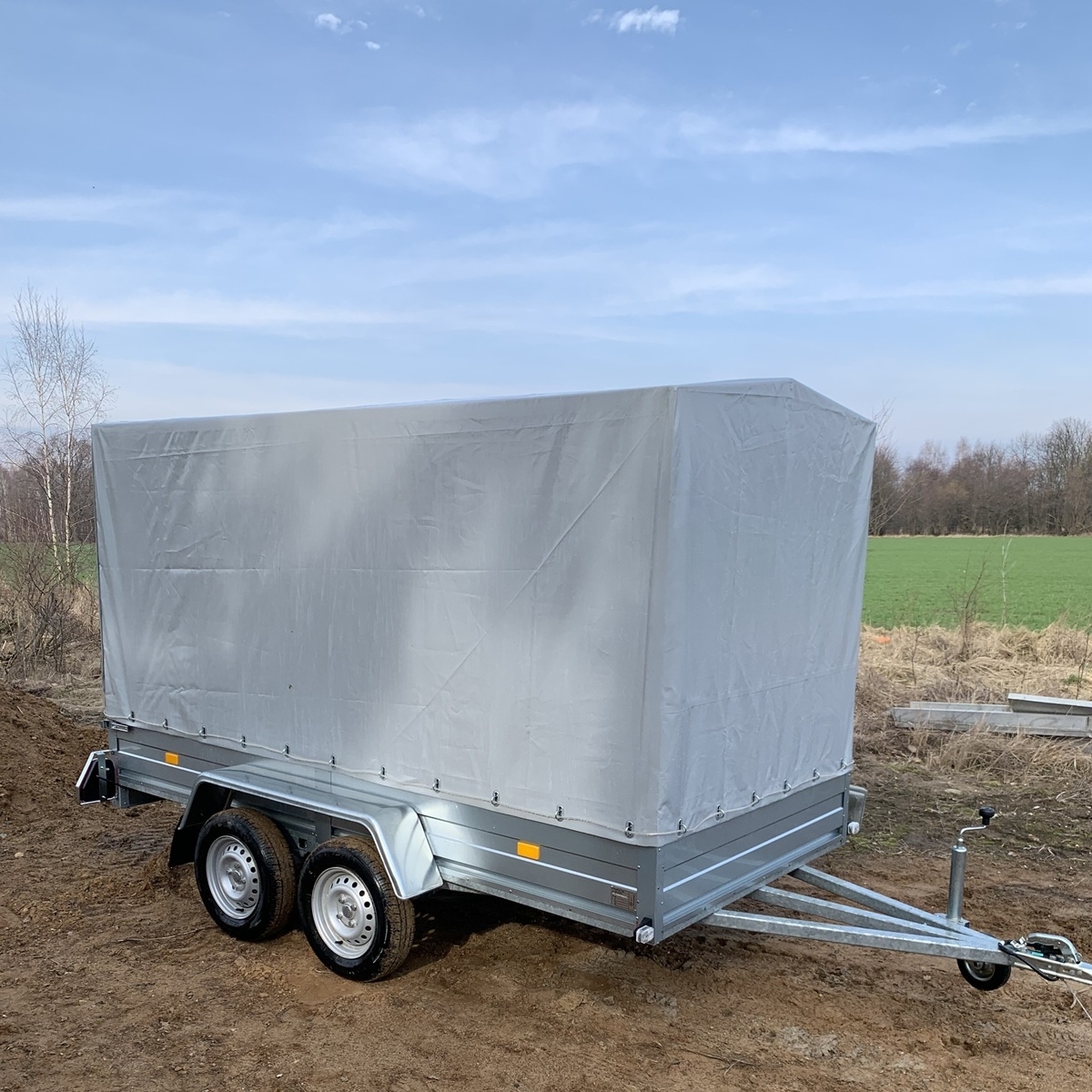 Przyczepka 2-osiowa z plandeką 330 cm – Sierpc