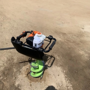 Profesjonalny świder ziemny z napędem spalinowym do wykonywania otworów pod ogrodzenia i fundamenty